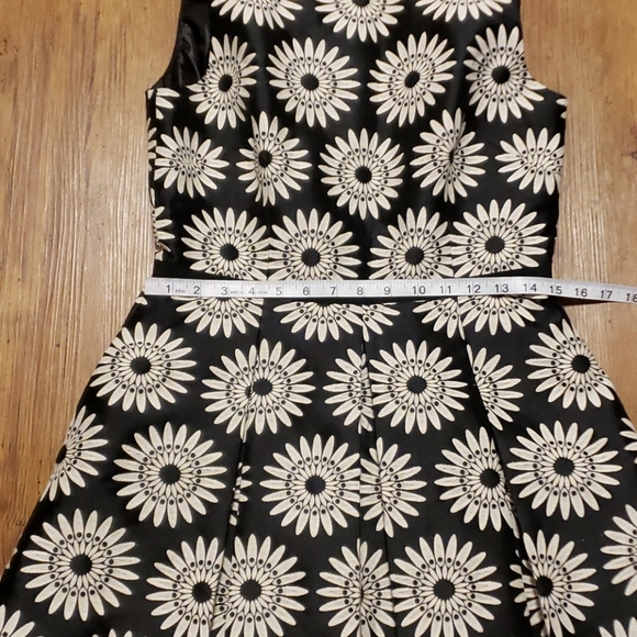 Tahari fit flare pleated brocade daisy dress sharp - Picture 7 of 10